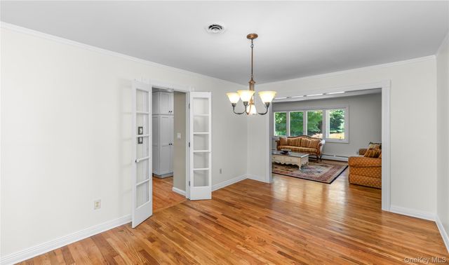 12 Sickletown Road, Pearl River, NY 10965