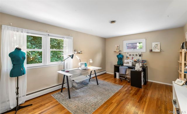 12 Sickletown Road, Pearl River, NY 10965