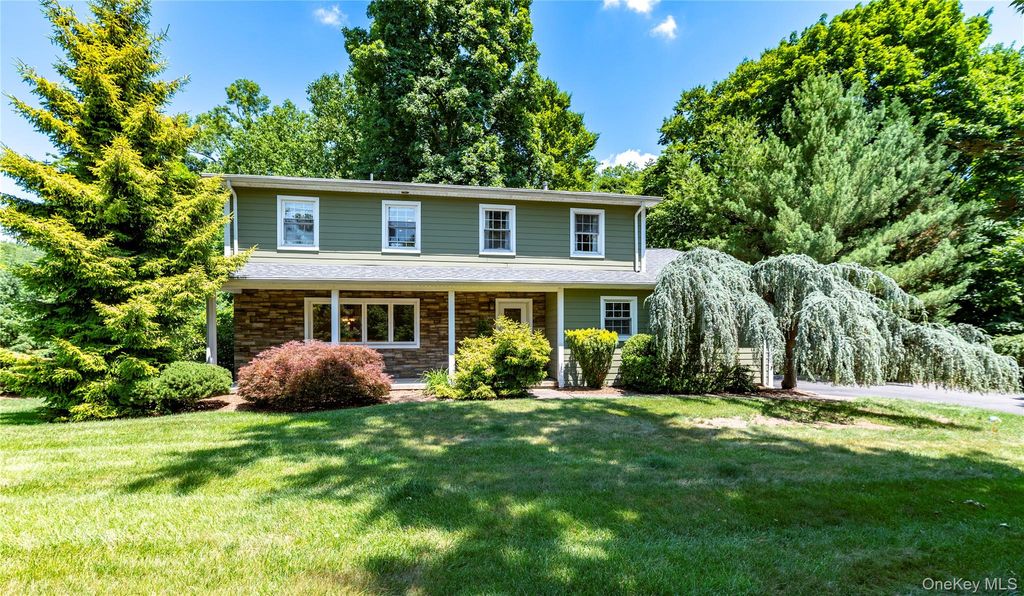12 Sickletown Road, Pearl River, NY 10965