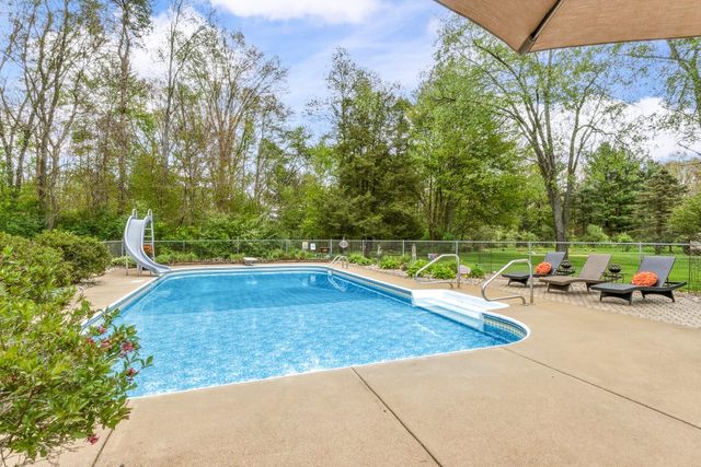 23070 Prairie View Court, Mattawan, MI 49071