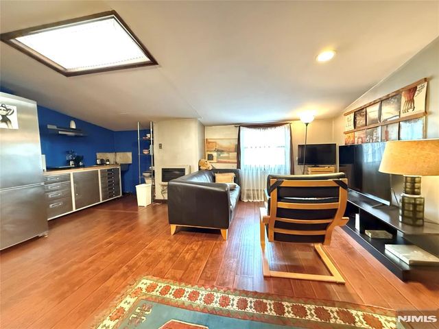 799 2nd Street, Secaucus, NJ 07094