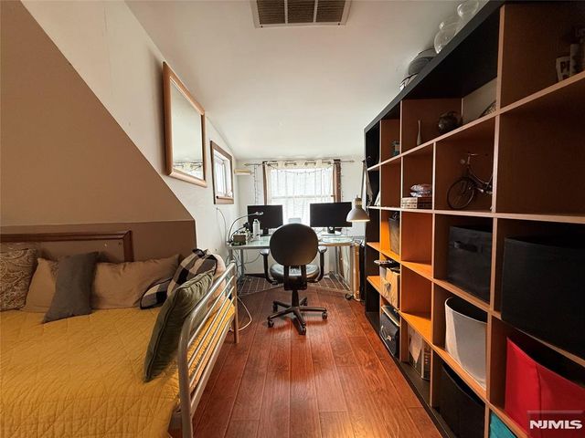 799 2nd Street, Secaucus, NJ 07094