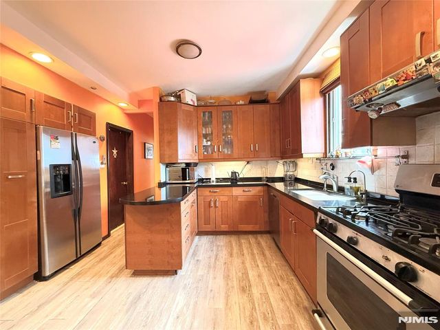 799 2nd Street, Secaucus, NJ 07094