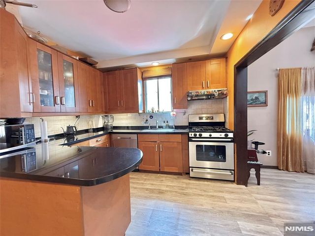 799 2nd Street, Secaucus, NJ 07094