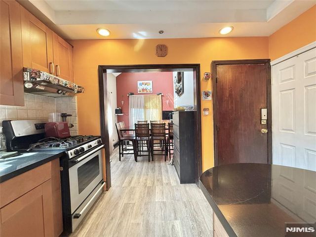 799 2nd Street, Secaucus, NJ 07094