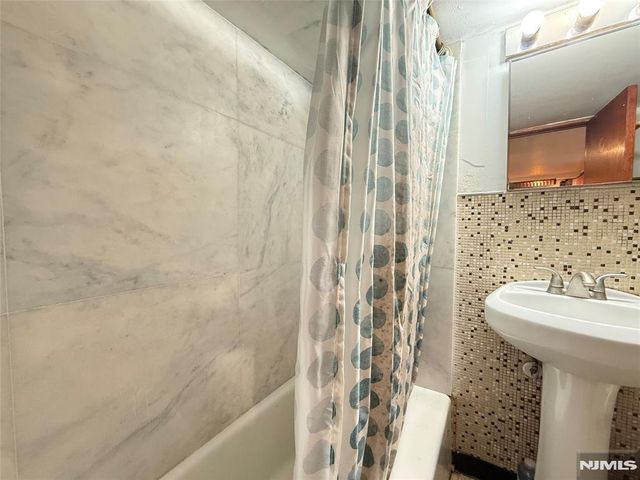 799 2nd Street, Secaucus, NJ 07094