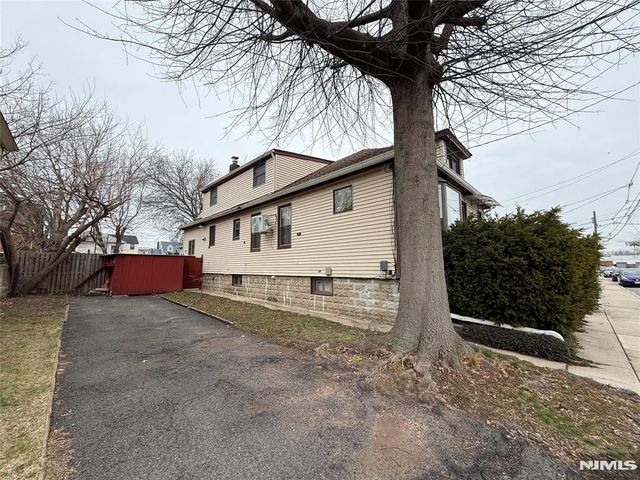 799 2nd Street, Secaucus, NJ 07094