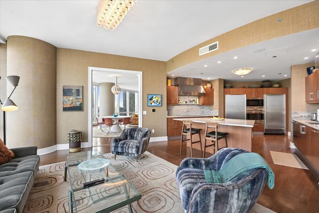 401 N Wabash Avenue 38A, Chicago, IL 60611