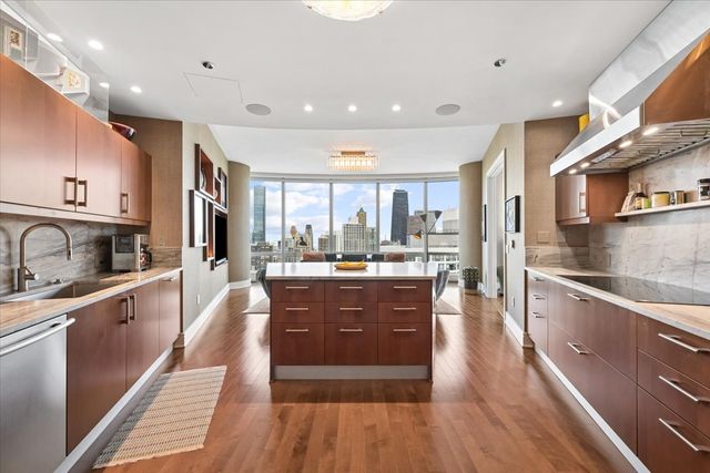 401 N Wabash Avenue 38A, Chicago, IL 60611