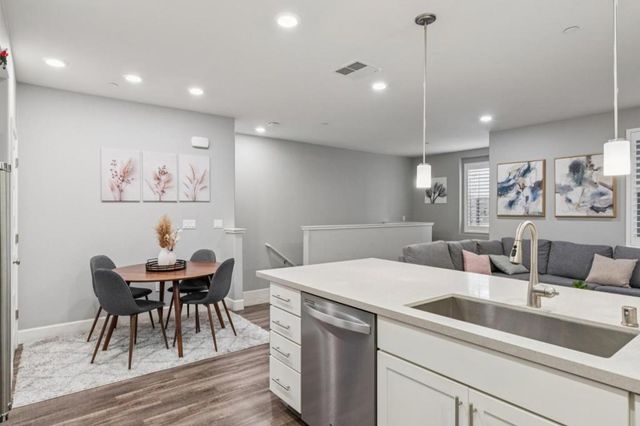 1018 Onofrio Lane 2, San Jose, CA 95131