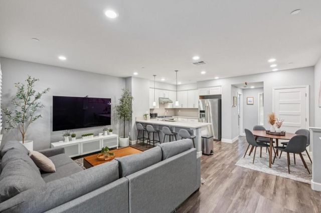 1018 Onofrio Lane 2, San Jose, CA 95131