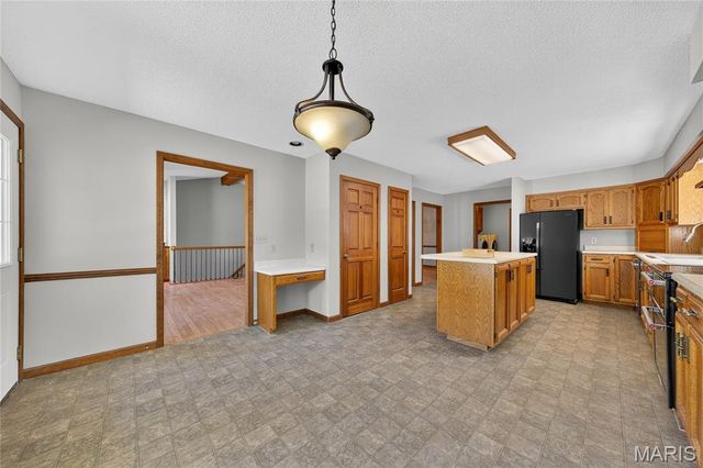 8 Grayson Ridge Drive, Washington, MO 63090