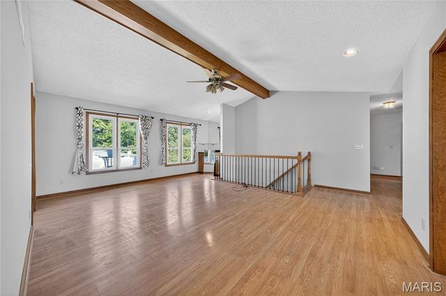 8 Grayson Ridge Drive, Washington, MO 63090