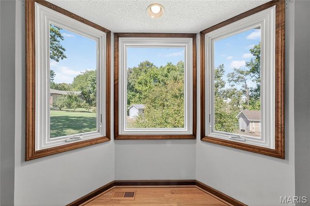 8 Grayson Ridge Drive, Washington, MO 63090