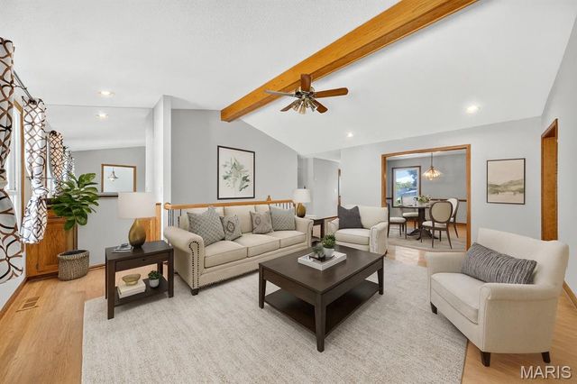 8 Grayson Ridge Drive, Washington, MO 63090