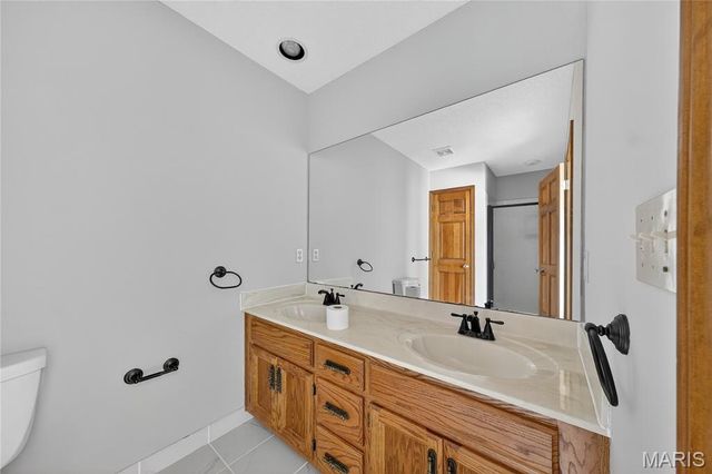 8 Grayson Ridge Drive, Washington, MO 63090