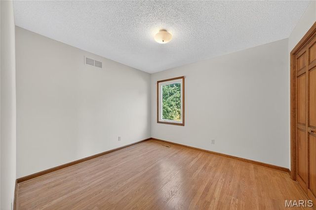 8 Grayson Ridge Drive, Washington, MO 63090