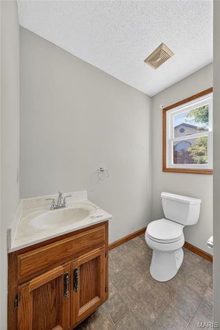 8 Grayson Ridge Drive, Washington, MO 63090