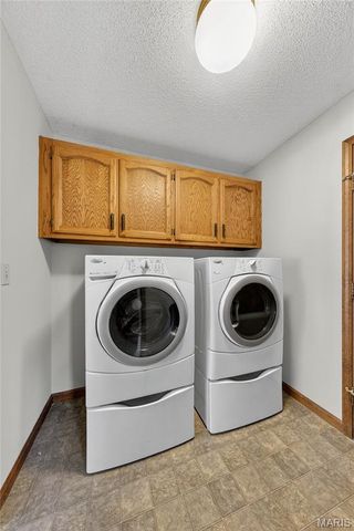 8 Grayson Ridge Drive, Washington, MO 63090