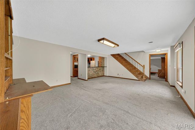 8 Grayson Ridge Drive, Washington, MO 63090
