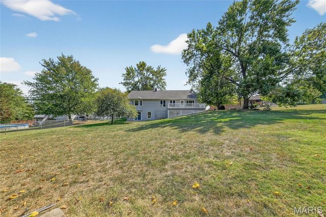 8 Grayson Ridge Drive, Washington, MO 63090