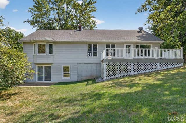 8 Grayson Ridge Drive, Washington, MO 63090