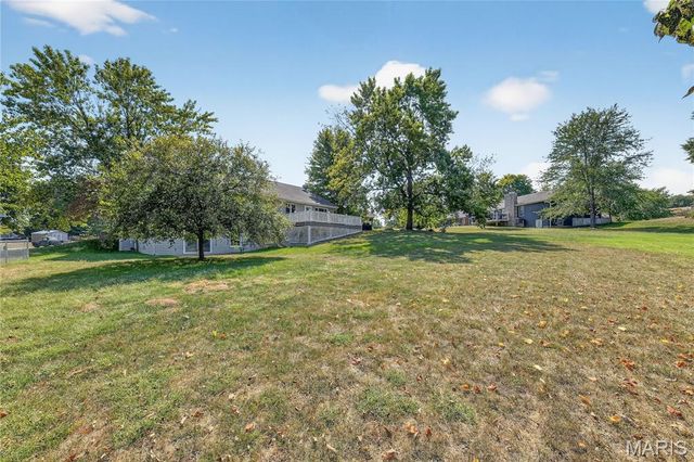 8 Grayson Ridge Drive, Washington, MO 63090