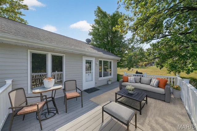 8 Grayson Ridge Drive, Washington, MO 63090