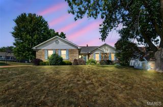 8 Grayson Ridge Drive, Washington, MO 63090