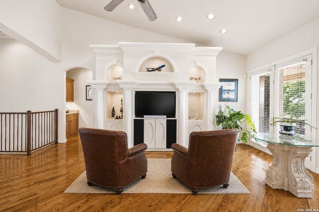 107 Deerwood Drive, Kerrville, TX 78028