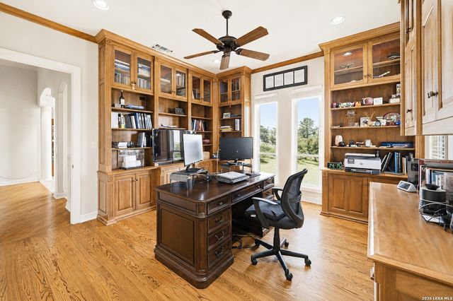 107 Deerwood Drive, Kerrville, TX 78028