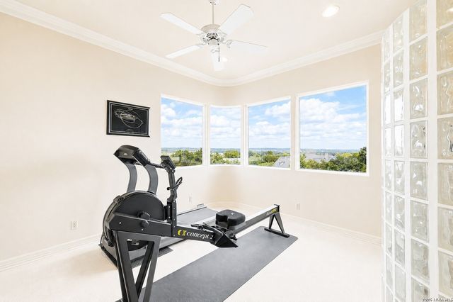 107 Deerwood Drive, Kerrville, TX 78028