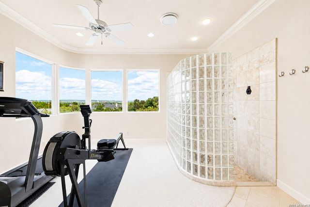 107 Deerwood Drive, Kerrville, TX 78028