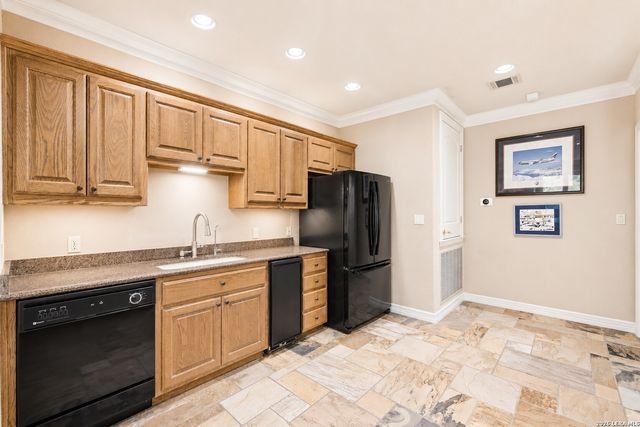 107 Deerwood Drive, Kerrville, TX 78028
