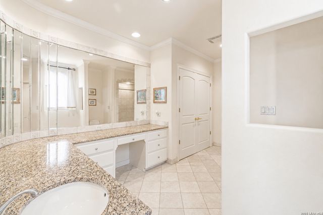 107 Deerwood Drive, Kerrville, TX 78028