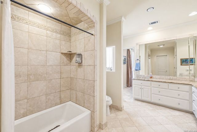 107 Deerwood Drive, Kerrville, TX 78028