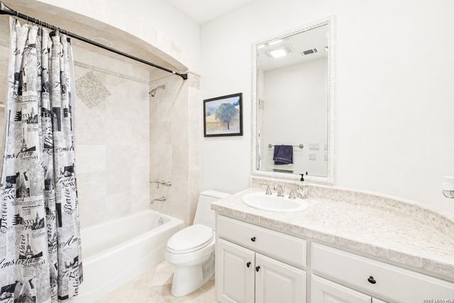 107 Deerwood Drive, Kerrville, TX 78028