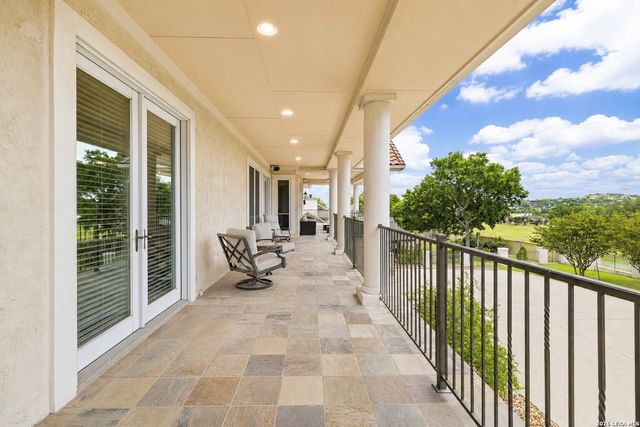 107 Deerwood Drive, Kerrville, TX 78028