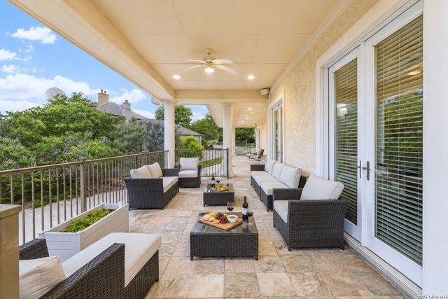 107 Deerwood Drive, Kerrville, TX 78028