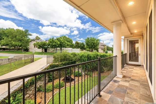 107 Deerwood Drive, Kerrville, TX 78028