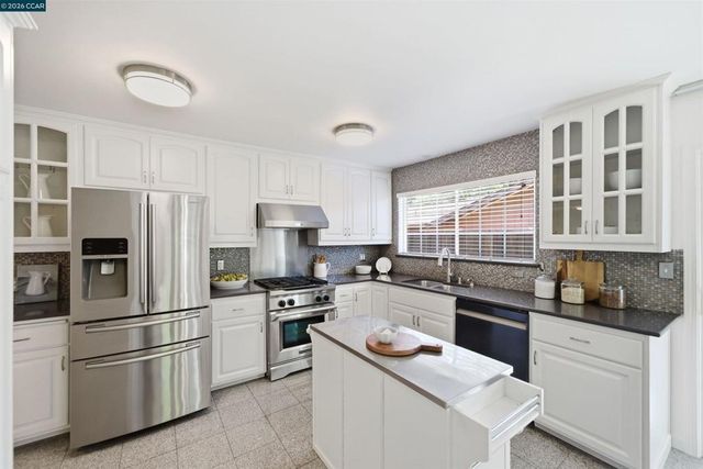 157 Shuey Dr, Moraga, CA 94556