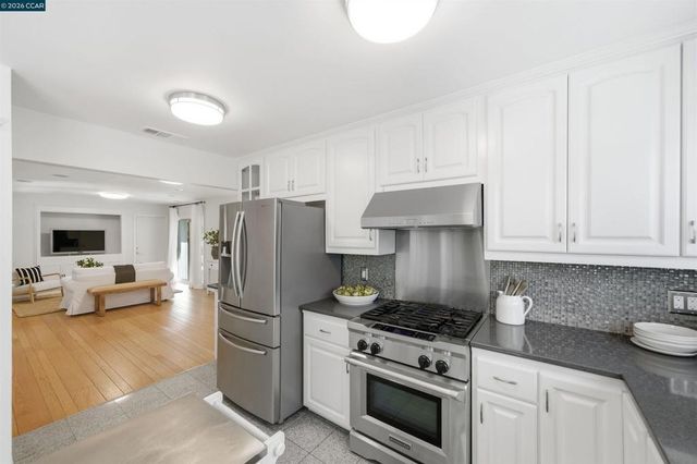 157 Shuey Dr, Moraga, CA 94556