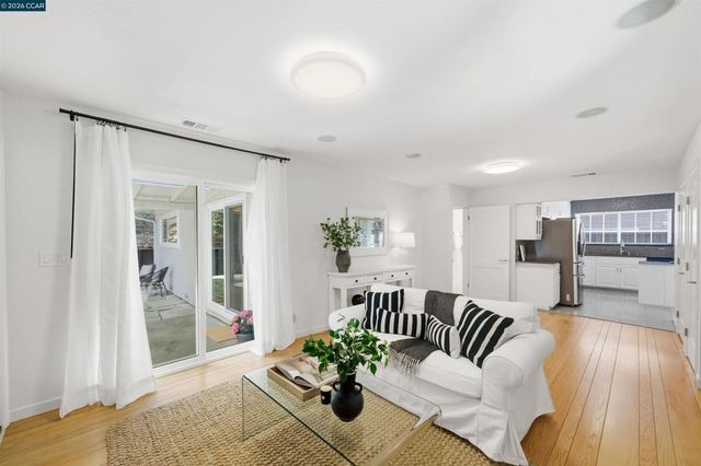 157 Shuey Dr, Moraga, CA 94556