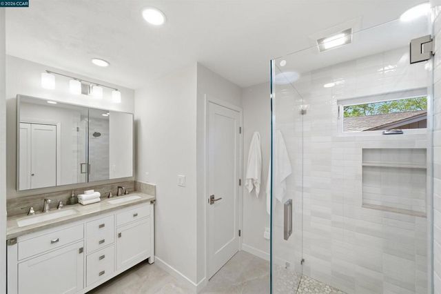 157 Shuey Dr, Moraga, CA 94556