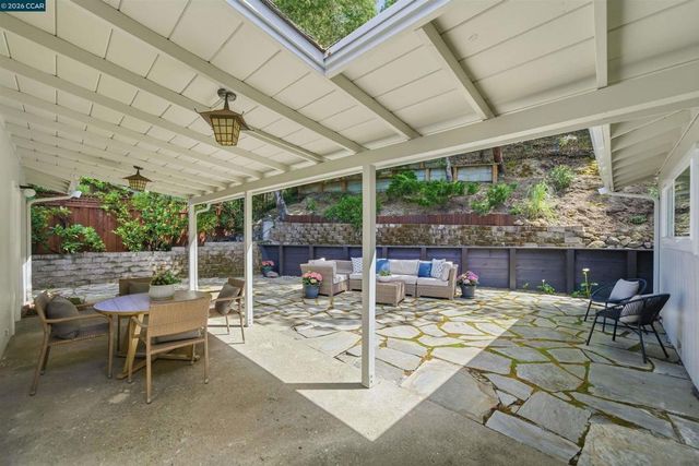 157 Shuey Dr, Moraga, CA 94556