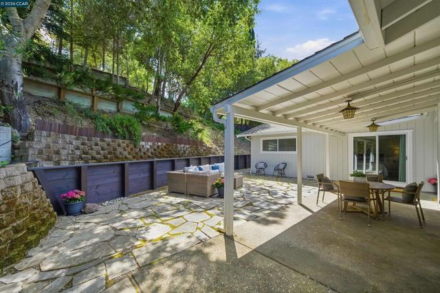 157 Shuey Dr, Moraga, CA 94556