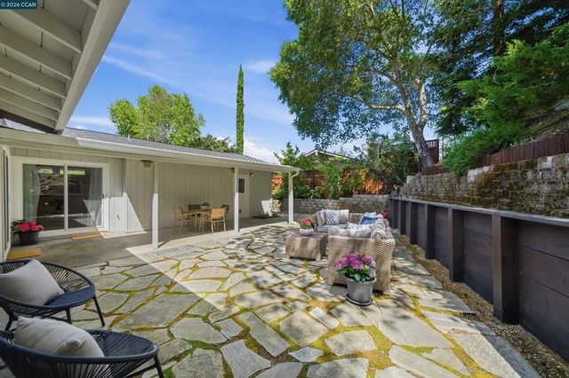 157 Shuey Dr, Moraga, CA 94556