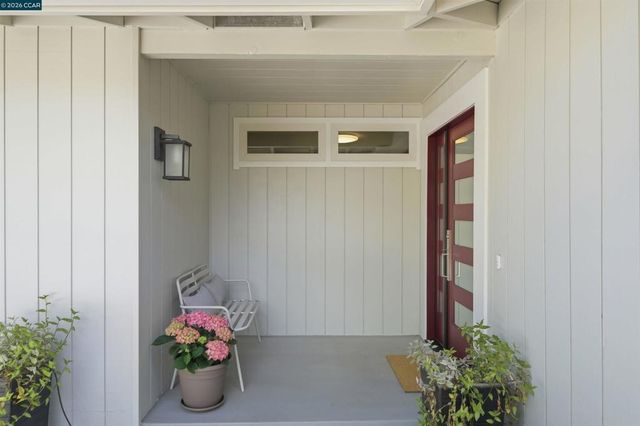 157 Shuey Dr, Moraga, CA 94556