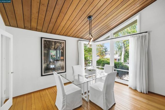 157 Shuey Dr, Moraga, CA 94556