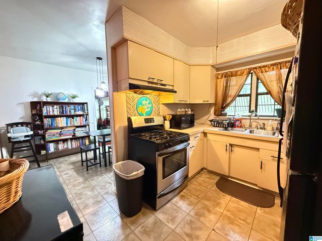 821 46TH STREET, Fairfield, AL 35064